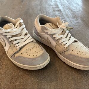 Jordan Men's White and Gray Sneakers